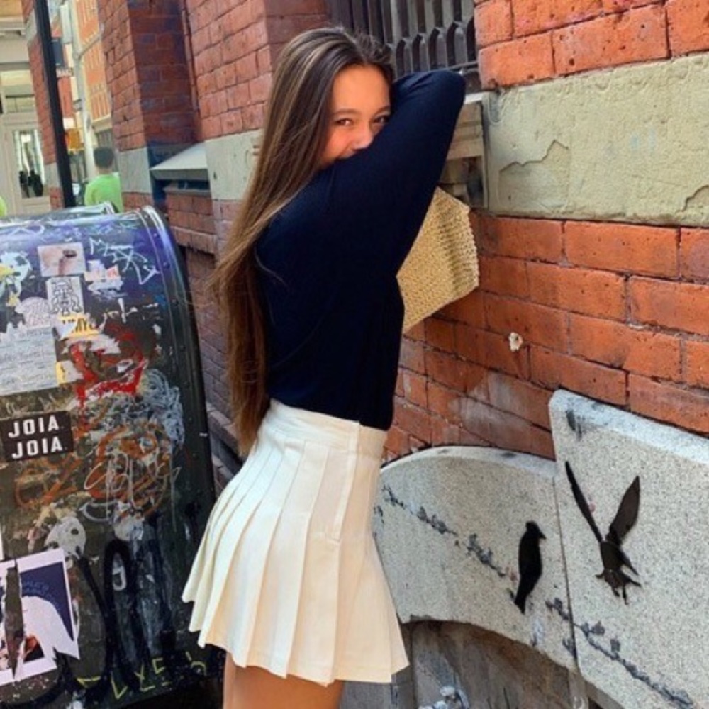 Brandy Melville NWT White Dana Skirt (has built in shorts)
